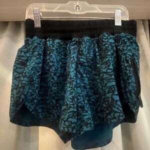Lululemon Blue and Black Patterned Skirt